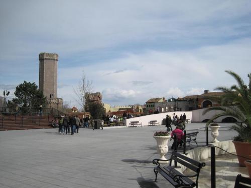 Aufbau: Kaiserplatz 4