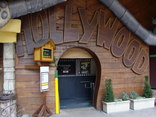 Hollywood Tour 1