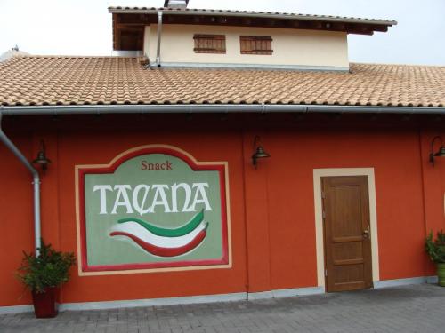 La Cantina Tacana 14