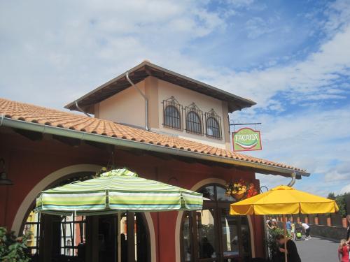 La Cantina Tacana 9