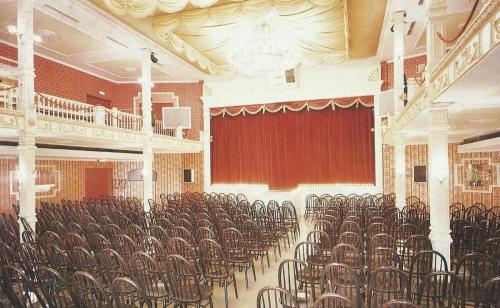 Star-Imitatoren- und Lasershow 3