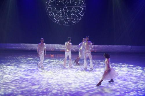 White Christmas on Ice 4