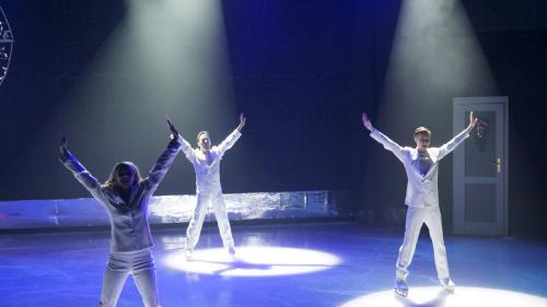 White Christmas on Ice 8